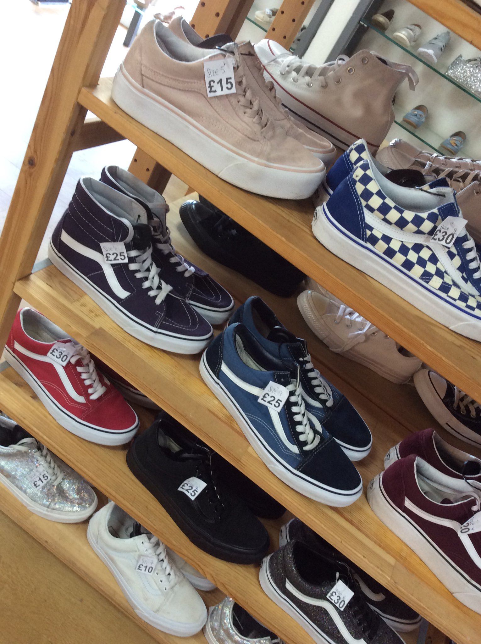 Boss shoes tile hill top
