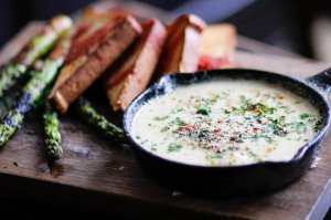 GraydonsCrossin's tweet photo. Saturday: $2 Off select Draught of the day, $4 Bloody Mary's &amp; Mimosa's, $7 Orange Whip, ... https://t.co/qKGxG7wfMd https://t.co/QGYMjJ3j87
