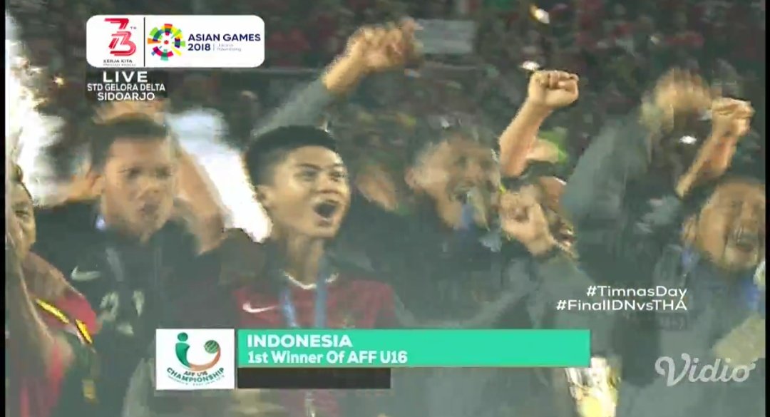 We Are The Champion!
Siapa kita? INDONESIA!!!

Indonesia berhasil mengukir sejarah dengan menjadi juara #AFFU16

#TimnasDay 
#FinalIDNvsTHA