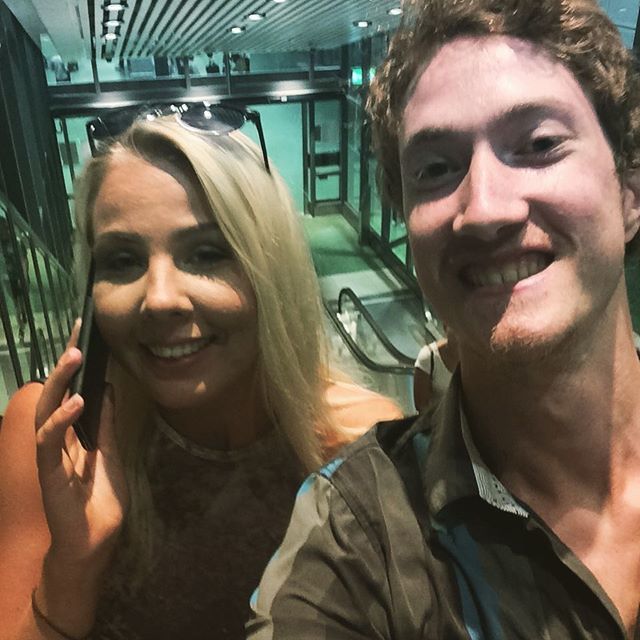 HealthBStrength's tweet photo. När din kompis dissar dig för att prata i telefon.. #paulina.kindahl https://t.co/oGxzR5gplH https://t.co/8lqchSvu1I