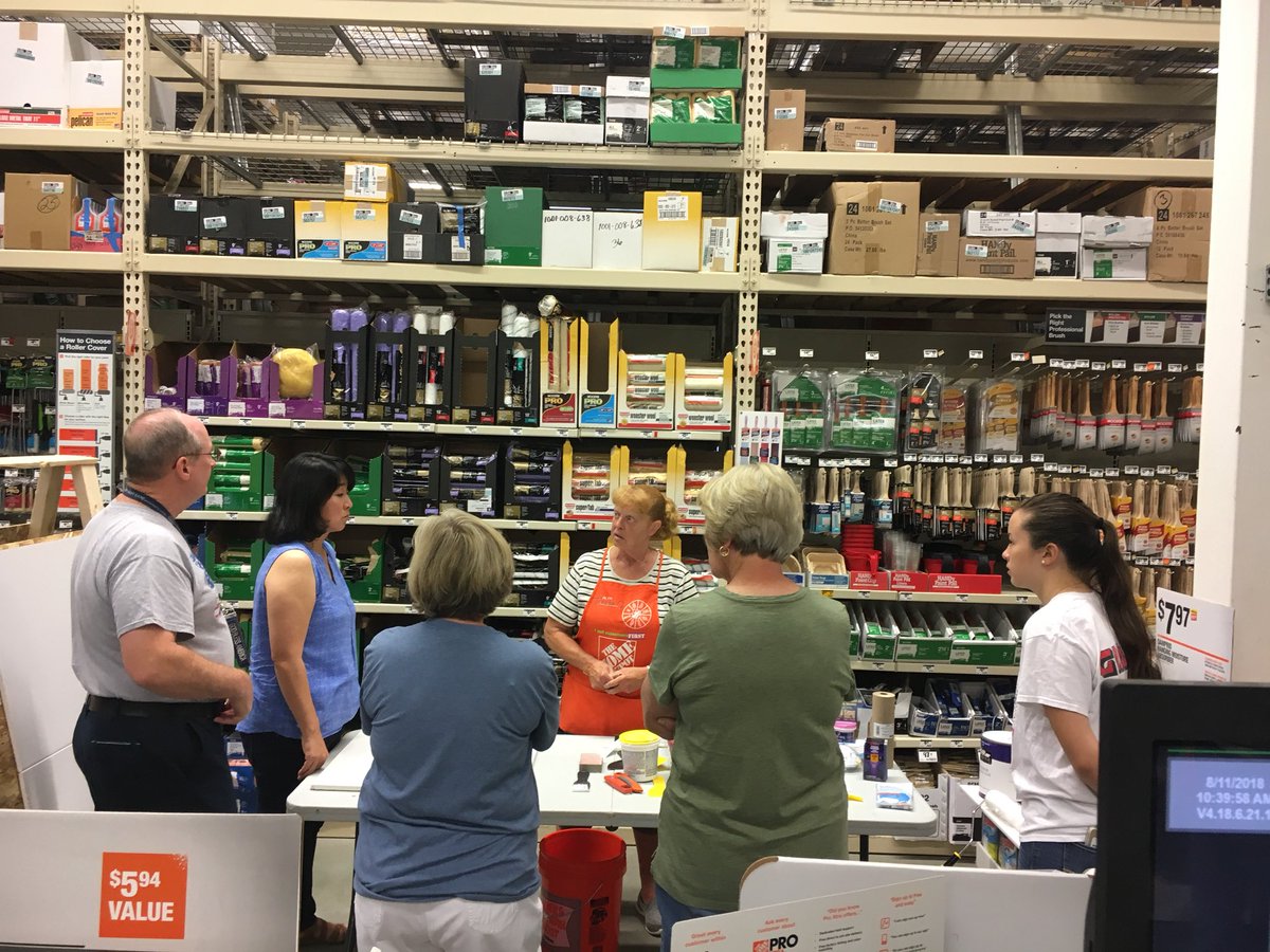 C4_DYNAMITE's tweet image. Great workshop hosted by our fantastic D24 supervisor Teresa! #DIYworkshop #drywallrepair #interiorpaint #homeprojects #themoreyouknow @cochran_marc @zikoyanis @nyyroro @nearhoofm @roccisano_nancy