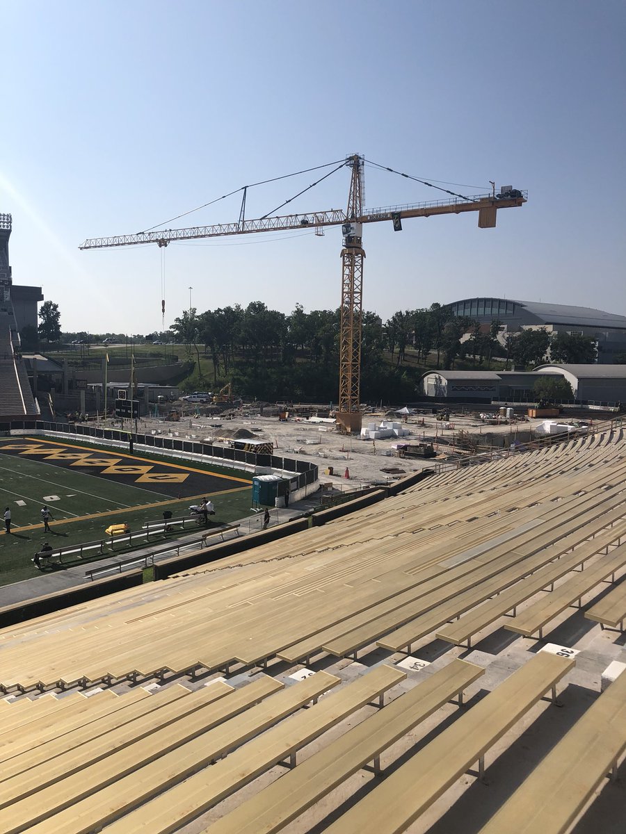 MizzouShowMe's tweet photo. #ShowMe18 is out here getting ready for this season while the future #ShowMe classes are being built!! #MIZ #SEZproject https://t.co/loTNkdZWg3