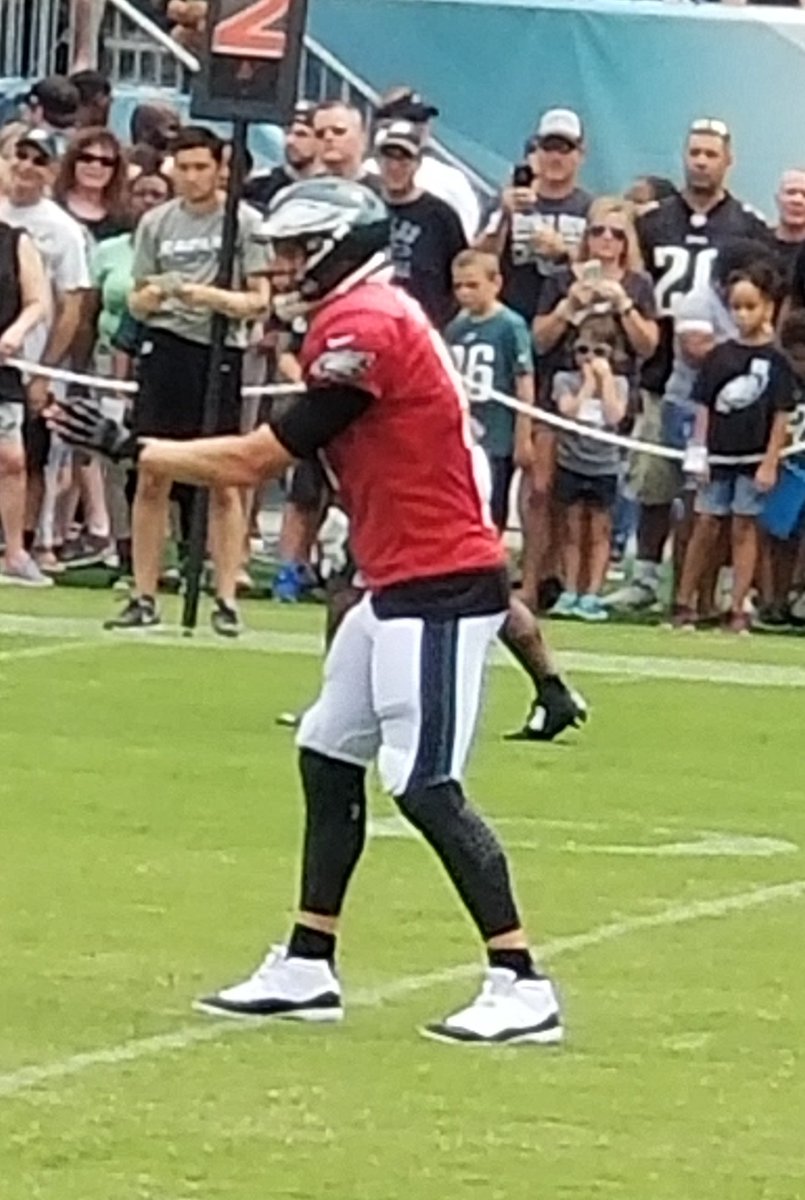 Nick Foles with the swaggy Jordan cleats. Look atchu! 👀👀