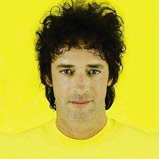 juliusbritez's tweet photo. A 59 años del Nacimiento del Gran y #Eterno #GustavoCerati
11-08-1959 / 4-09-2014 .
#gustavocerati #cerati #ceratieterno #puente  #cerati❤ .
"Cruza el AMOR, por el puente, usa el AMOR , usa el AMOR como un puente "
Donde quieres que estes... Gracias...
. https://t.co/4Zw7GVQ6TY