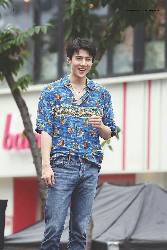 sehunspics's tweet photo. cutest laugh https://t.co/ml01LwCVB1