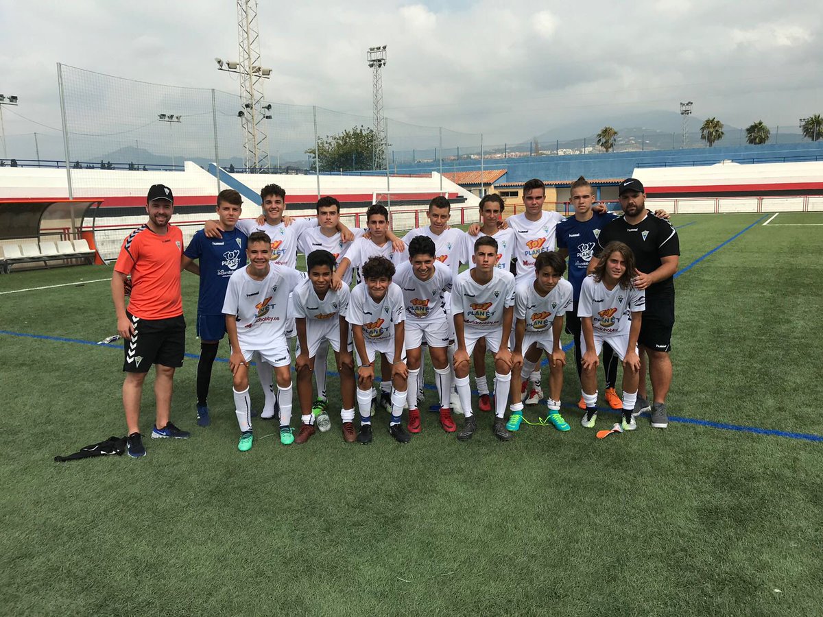 Segundo partido pretemporada del Cadete A 2ª Preferente #MarbellaFC con victoria de 2-0 a la UD San Pedro, buen juego de los chicos dirigidos por #Nereo y #Pablo dejando buenas sensaciones. Goles de ⚽️#Juanpe ⚽️#Marcos #CadetaA #FundacionCanteraMarbellaFC
