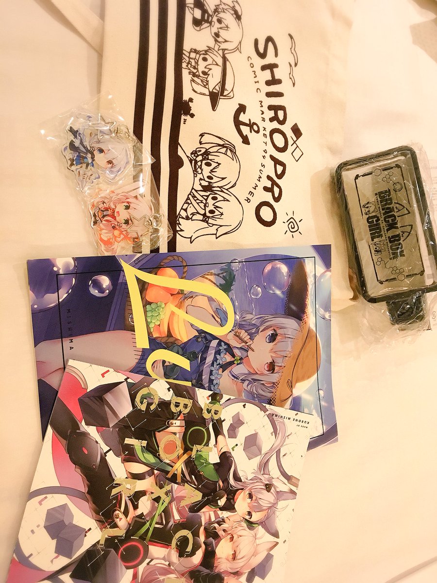 前日搬入行ってまいりましたー!😭 現物見れた!どれも良い感じの仕上がりで嬉しい…!写真だと分かりづらいですが、箔押しめっちゃかっこよいです👍 