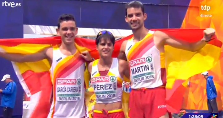 Apoteosis de LA #MARCHAESPAÑA <a href="/garciaperezmari/">María Pérez OLY</a>  ORO Y RÉCORD DE ESPAÑA 1H26:36 y  RÉCORD DEL CAMPEONATO <a href="/Alvaroatletismo/">Álvaro Martín Uriol</a> ORO Y <a href="/DiegoGCarrera/">Diego García Carrera</a> PLATA  <a href="/lauriiatl/">Laura García-Caro</a> 1h28:15 mmt  y <a href="/MA_LopezNicolas/">Miguel Ángel López</a> sextos SIN PALABRAS #TheMomentBERLIN2018
