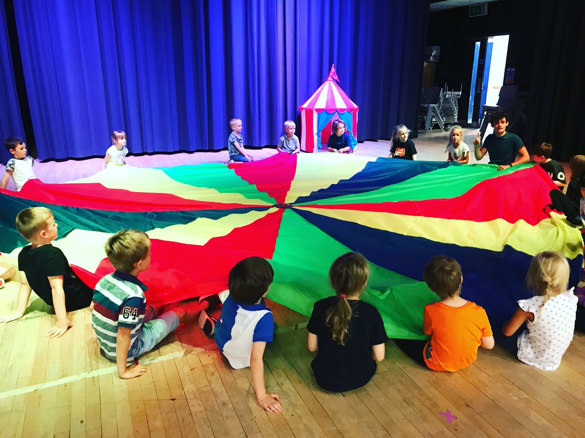 StagecoachCHE's tweet photo. So much fun at our holiday workshops! Such talented children! One week left to go! @ChesterChron @standardchester @KidsInChester @KidsDirectChest @ChesterBuzz_ @Chester_360 @ShoutChester @ https://t.co/mBkxwPgUUO