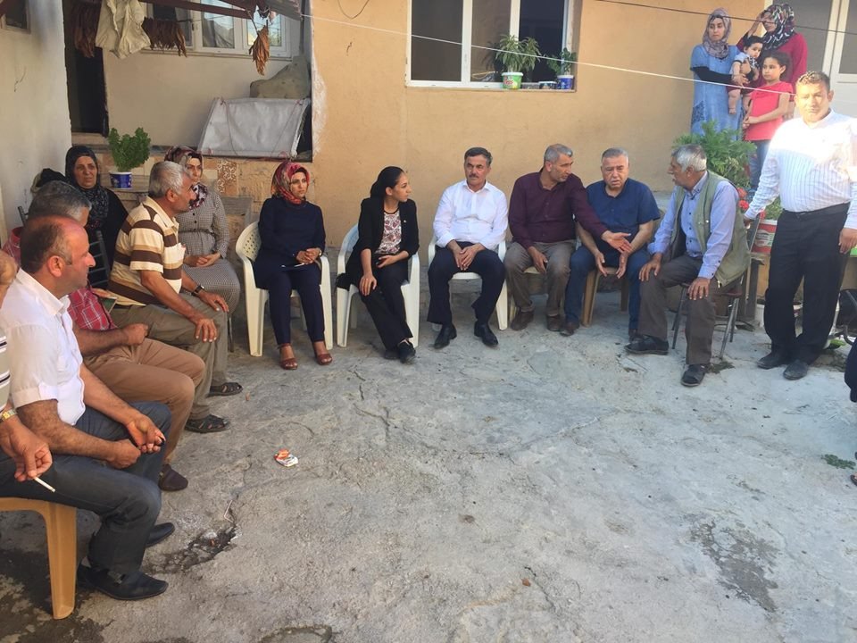 NoktaHatay's tweet photo. AK Parti Hatay Milletvekili Çelik'ten, Yayladağlılara Ziyaret!
AK Parti Hatay Milletvekili Sabahat Özgürsoy Çelik Yayladağı ilçesinde vatandaşlarla bir araya geldi.
Cumhurbaşkanı ve 27.dönem milletvekili seçiminde partilerine ve kendilerine desteklerinden dolayı teşekkür etti. https://t.co/D2bkH0qarO