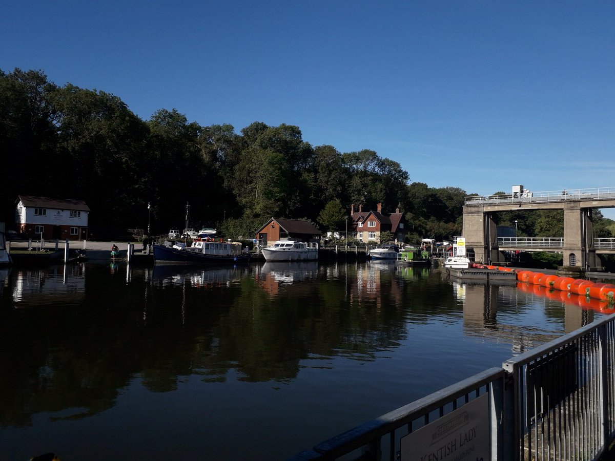 WendyAtkins66's tweet photo. My view this morning @Maidstonepkrun #Allingtonlock https://t.co/NTnaza0Qpl