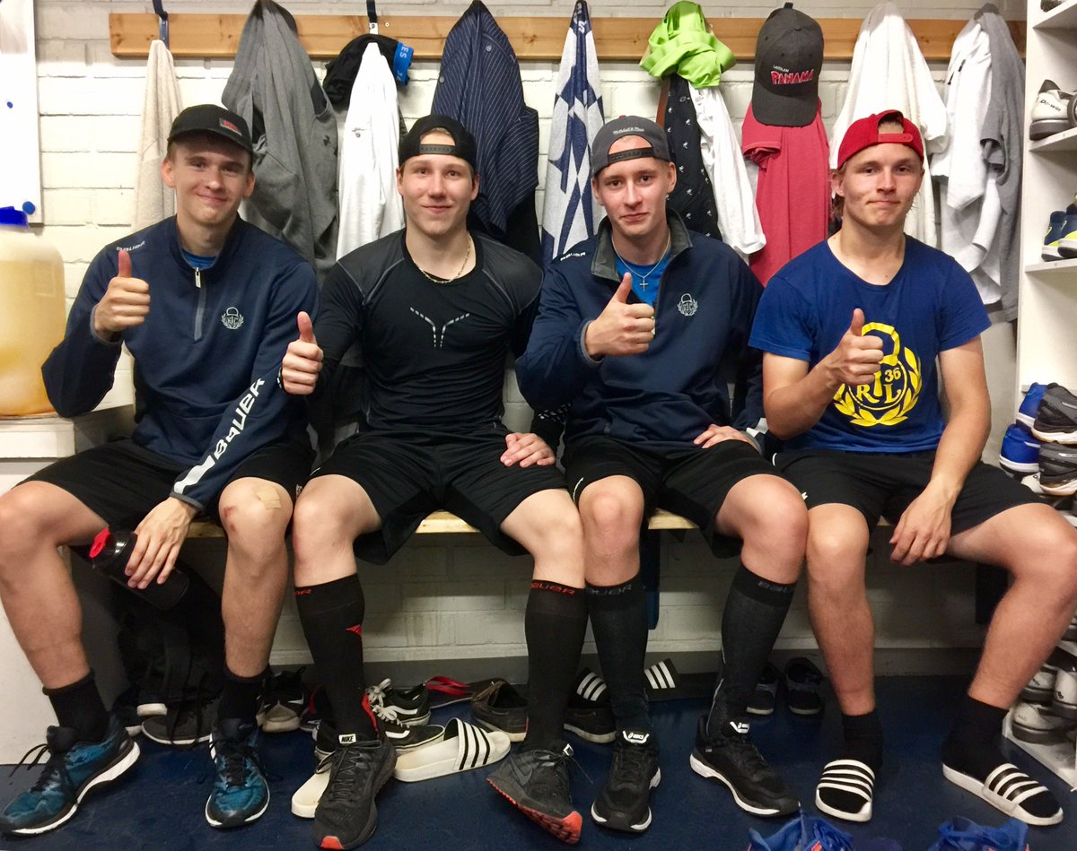 TeamRaumanLukko's tweet photo. Hymyt huulilla eteenpäin - A-nuoret kaatoivat #Tappara'n 3-1!

Sinikeltaisten maalit: Oskari Seppälä, Ville Petman ja Erkki Laiho. #Lukko kohtaa turnauksen viimeisessä ottelussaan #HCTPS:n klo 16.30 alkaen.

Pitsiturnauksen otteluohjelma ja lopputulokset: https://t.co/8gwTUjbohD https://t.co/pEfxQeASUJ
