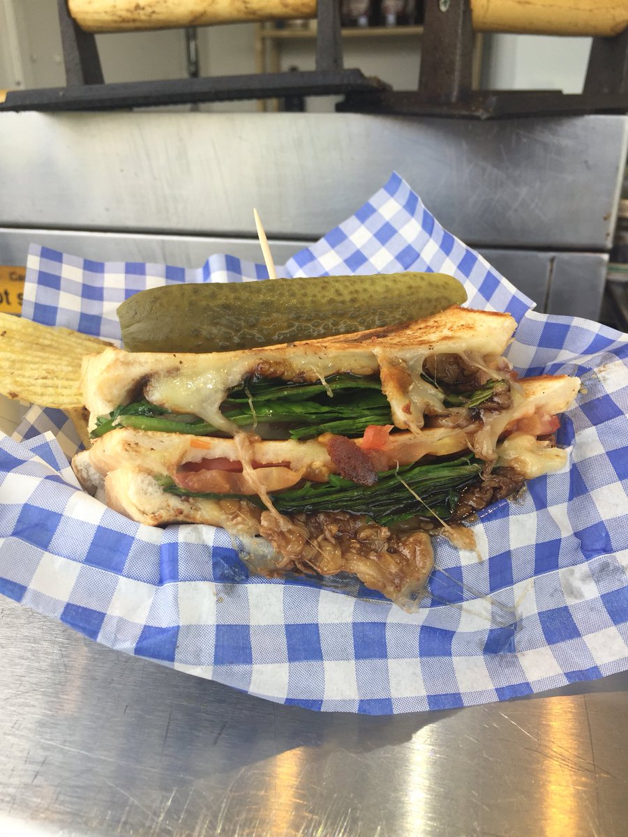 cheeseandiron's tweet photo. @WV1fest here we go. Come and see us for a Caprese Grill. Mozzarella, cheddar, spinach, tomato and balsamic glaze! 🍅 🍞 🧀 https://t.co/FJnIOYmVpa