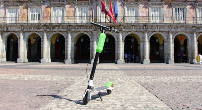 TiriQueTiri's tweet photo. "Lime", el nuevo servicio de patinetes eléctricos🔋compartidos creado por #Uber y #Google. Las tarifas serán de 1€ por desbloquear el viaje y 0'15€/minuto, pudiéndose usar entre las 05:00AM y las 21:00PM. Ya lo he descargado, solo me queda probarlo 🛴🛴🛴
#Lime #RideAnytime https://t.co/1yNWzD7YUt