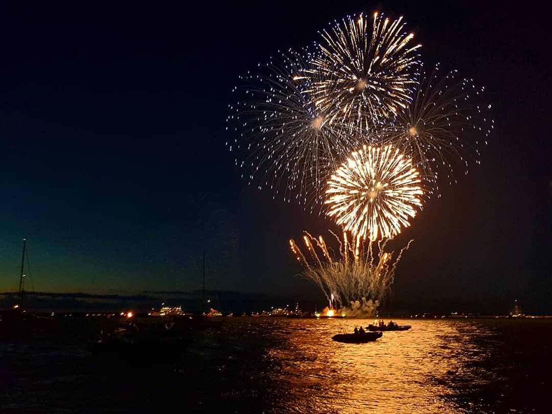 Cowes Week finishing off with a bang.
<a href="/cowes_week/">Cowes Week</a>  #mycowesweek #lendycowesweek