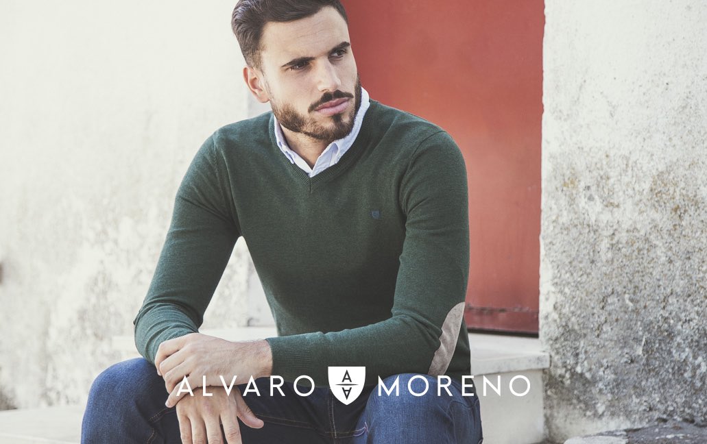 Golpeteo Vegetación Para llevar ALVARO MORENO en Twitter: "Nuestro jersey de pico es el favorito del  armario de cualquier hombre🧔👱‍♂, fácil de combinar y aceptando todo tipo  de camisas en su interior. NUEVA gama de colores