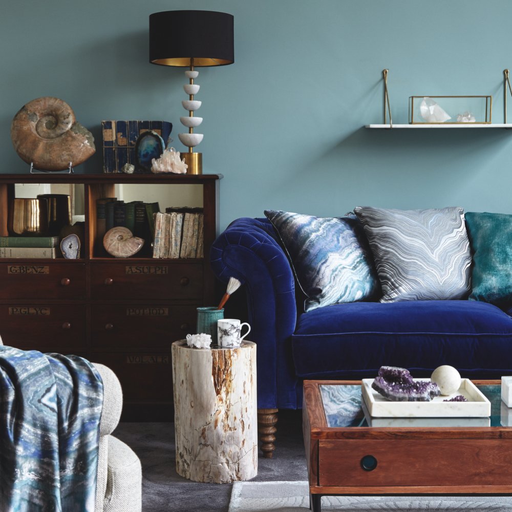 kevconn2's tweet image. Try #decorating with the real #antiques. @homes_antiques has a new article declaring things geological, especially #fossils, really hot. So dust off your geodes, polished stones and ammonites and check out this article by Alice Hancock. bit.ly/2v1wXT2