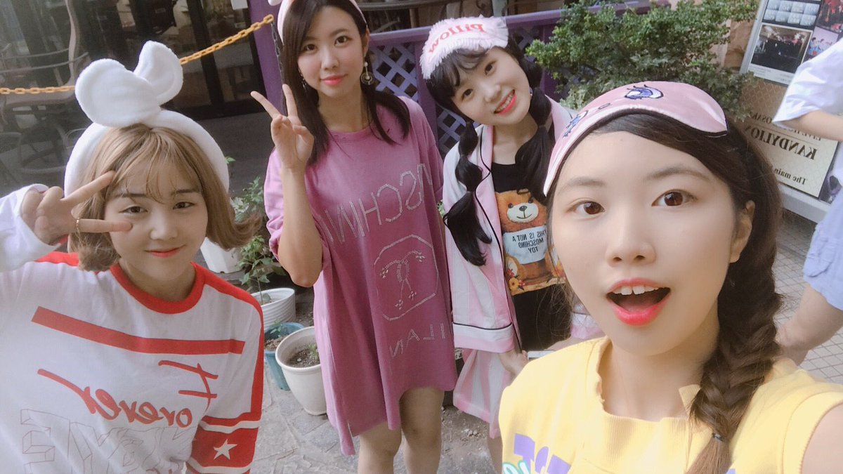 QWICEsana's tweet photo. 08.11 イベントSPARKLING✨
トップバッターでTWICEのWhat is love披露させていただきました💖
衣装はWhat is loveのMVで出てくるパジャマでした🛋🎀
気づいた人いるかな〜？
出演者の皆さん、主催者の皆さんお疲れ様でした🙌🏻 https://t.co/Fx6de0A0w0