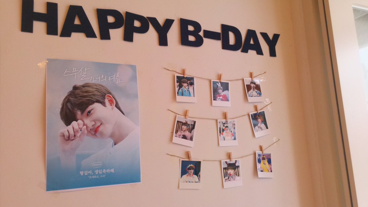 seop20809's tweet photo. 오픈시간이 늦춰져서 재방문했던 카페 달토끼!
컵홀더 사진 완전 귀염뽀짝에 포카 3장 다 모으면 뒷면에 형섭이 이름 완성되는 것도 예쁘고, 투명포카도 세상청량!
컵홀더에 서네찌 쏙 들어가있는 것도 귀여웠고 사진도 다 너무 예뻤어요❤
#형섭이로_물드는_여름 #해피섭데이 https://t.co/nh5pMvoSqi