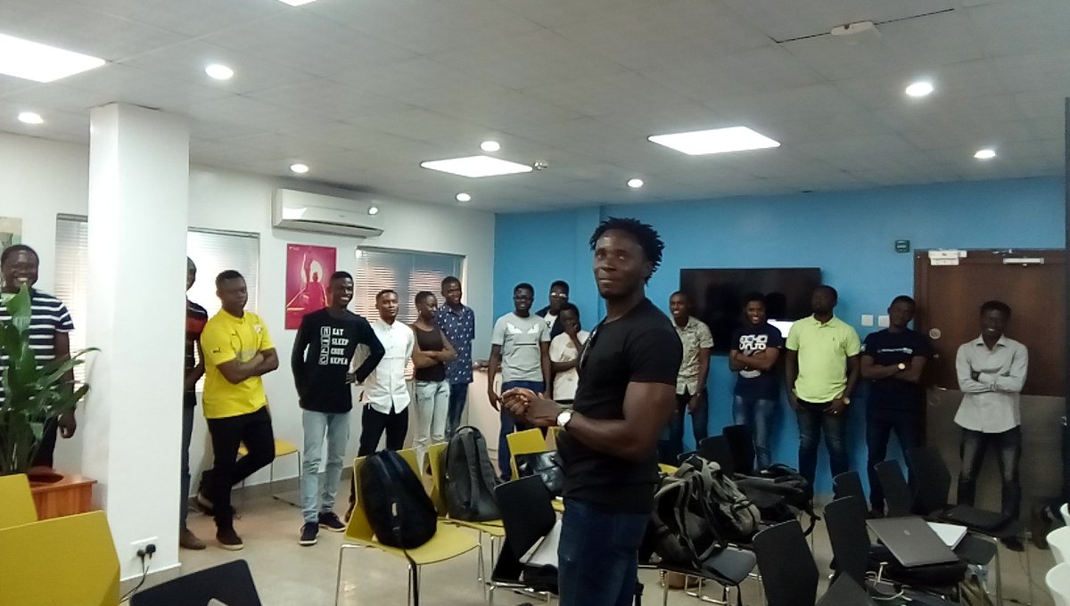 olakehinde_'s tweet image. We are playing a trivia game of &quot;Zoom-shot-zuchini&quot; @fccLagos #CoffeeNCode #freeCodeCampLagos