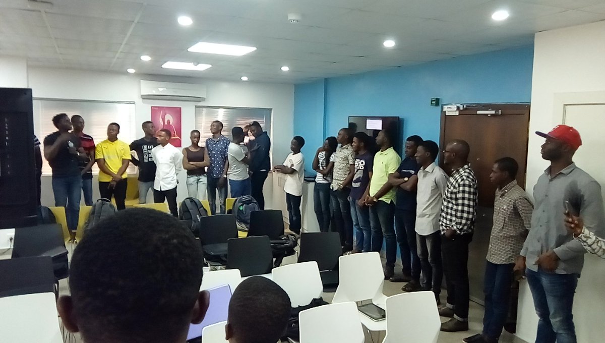 olakehinde_'s tweet image. We are playing a trivia game of &quot;Zoom-shot-zuchini&quot; @fccLagos #CoffeeNCode #freeCodeCampLagos