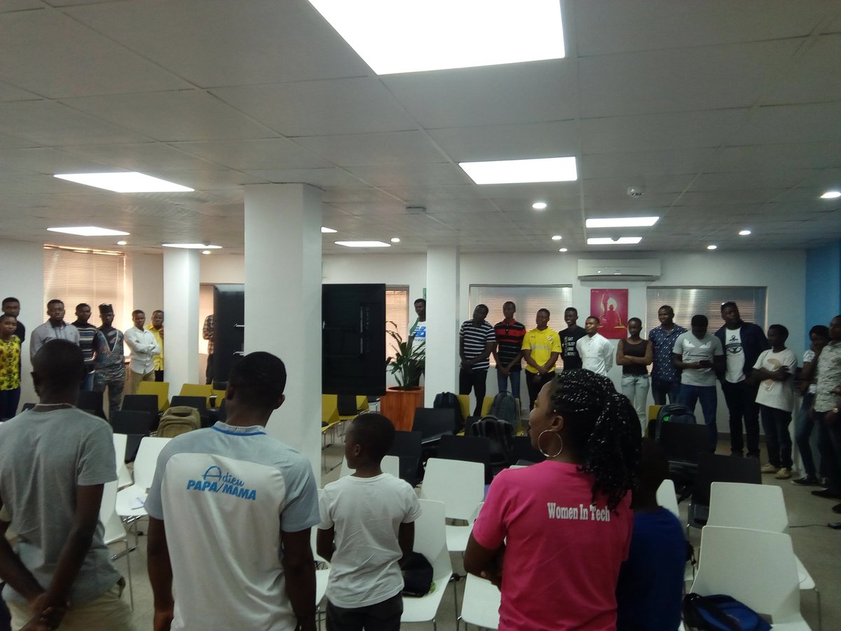 olakehinde_'s tweet image. We are playing a trivia game of &quot;Zoom-shot-zuchini&quot; @fccLagos #CoffeeNCode #freeCodeCampLagos