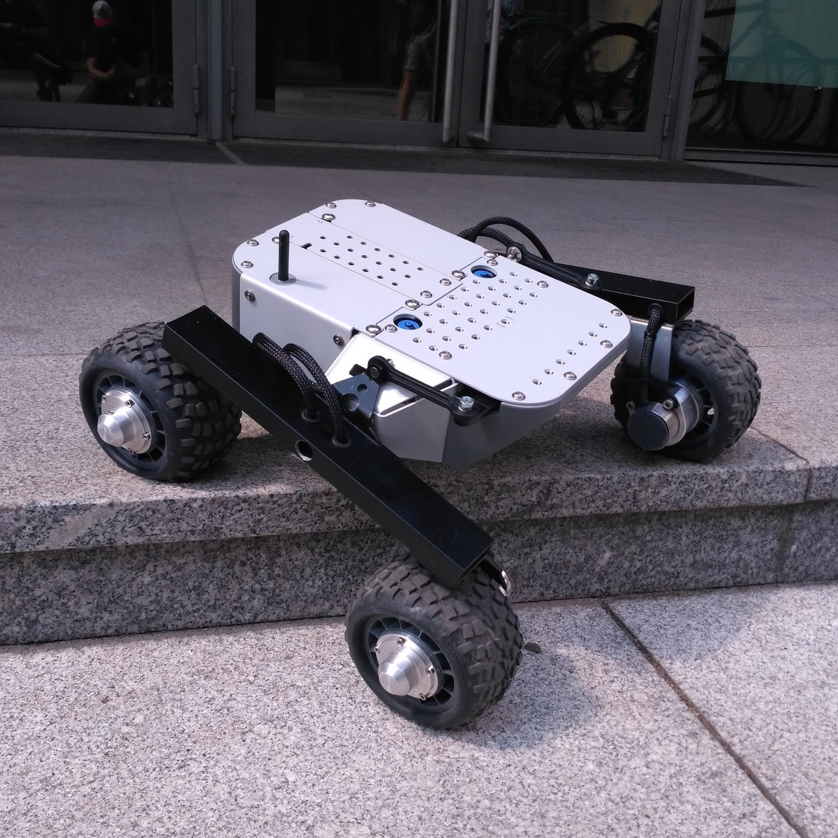FictionlabTech's tweet photo. That's definitely a nice shot of Turtle Rover, isn't it? 😉
#robotics #turtlerover #wrocław https://t.co/rFyFMzQGk1