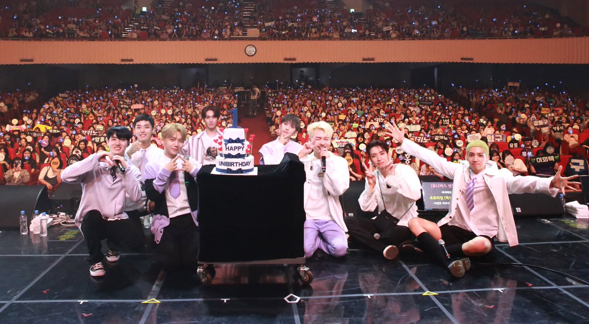 CUBE_PTG's tweet photo. [📷] 20180811 @ UNIBIRTHDAY

팔���십일일
감동이었어
우리우주랑
소중한약속
오래봅시다
진심을다해
사랑합니다
열사병조심

#펜타곤 #PENTAGON
#유니버스데이 https://t.co/E3JQJoQVW4