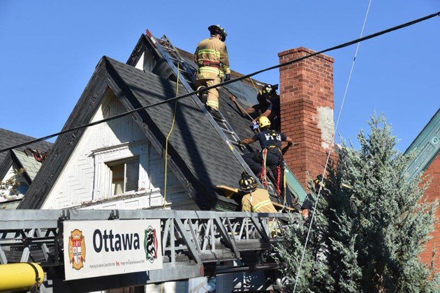 Rope rescue in Centretown yesterday: bit.ly/2nrJjQd #ottnews https://t.co/mGFSzwdZxs