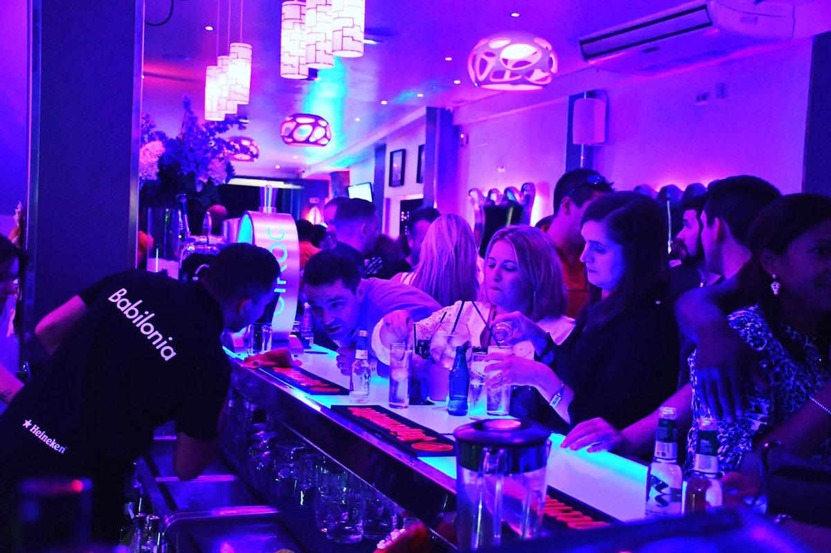 Who’s partying in Puerto Banus tonight? Join us this Saturday night at Babilonia....live DJ from 9pm 🔊🙌🏼 🍹💨 #cocktails #cocktailbar #shisha #marbella #puertobanus