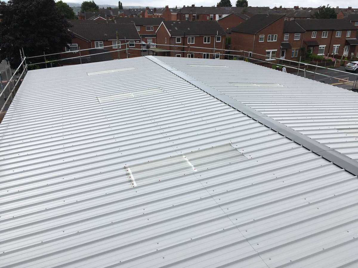 Elite_Portal_'s tweet photo. Industrial units Preston. Steelwork and cladding completed. #ElitePortalFramesCE https://t.co/o6eA0gXR8l