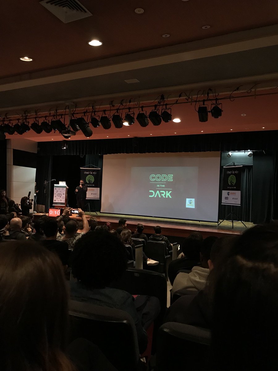 patyziita_'s tweet image. Ho ho ho vai rolar o #codeinthedark após o #FrontInVale 😏