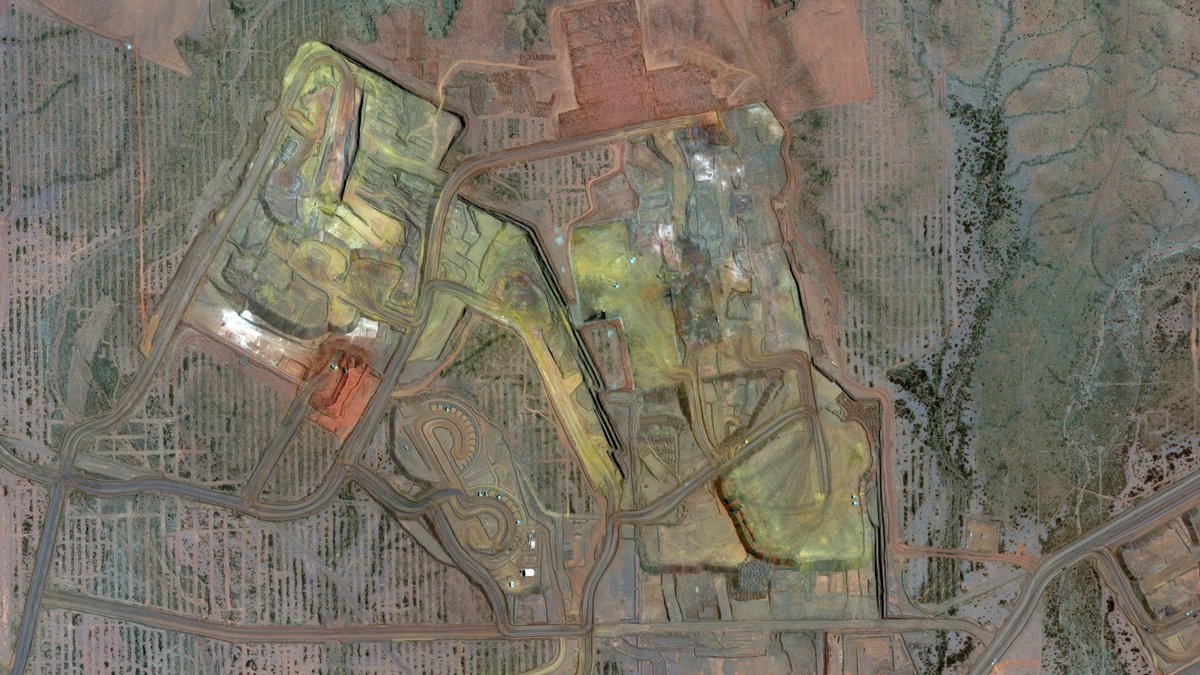 Nate Gallardo On Twitter Australian Desert Mines Are Wild This Is Christmas Creek Mine In Western Australia Https T Co Eazlcslxh4