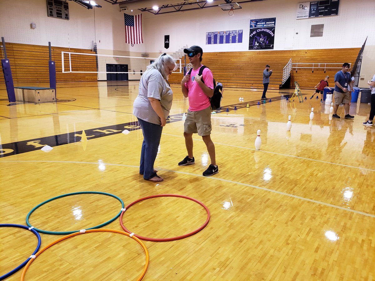 fredlundteach's tweet photo. Staff scavenger hunt part 3! #LimitlessRoyal https://t.co/lARsrgVTDV