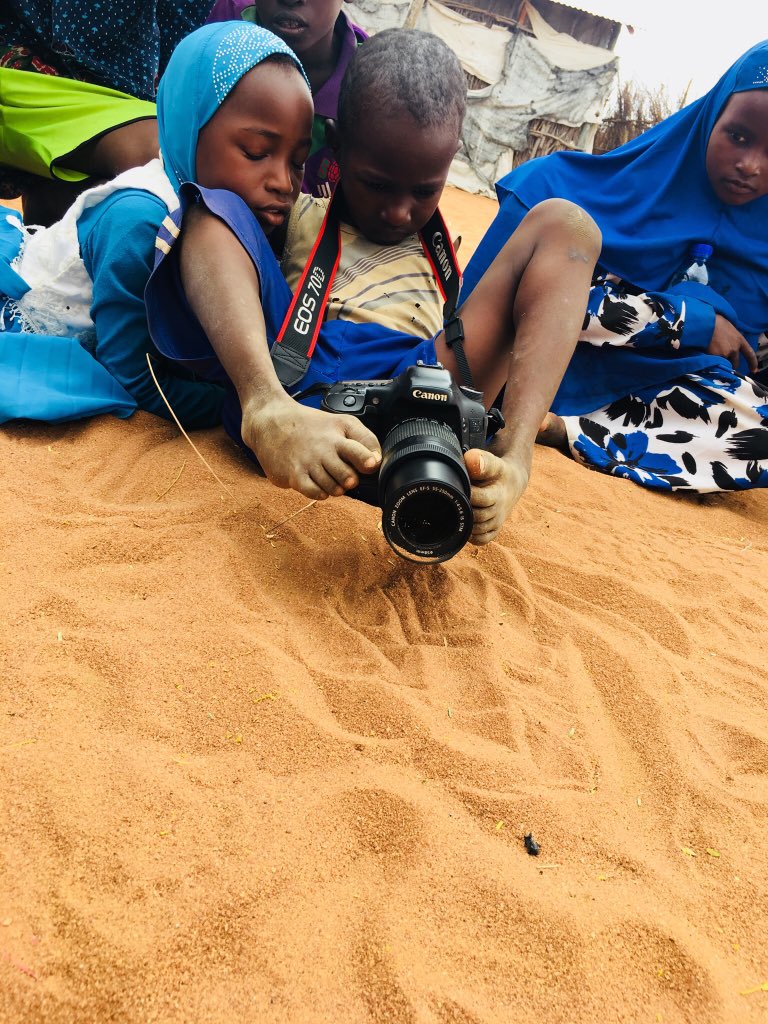 MoulidHujale's tweet image. Mohamed,8,was born without arms but he is the most genius child I have seen in #Dadaab @Refugees camps. Was never taken to School for fear of discrimination but he is quick to master anything with just a glance.He took selfies with my phone &amp;amp; played with our Canon using his feet!