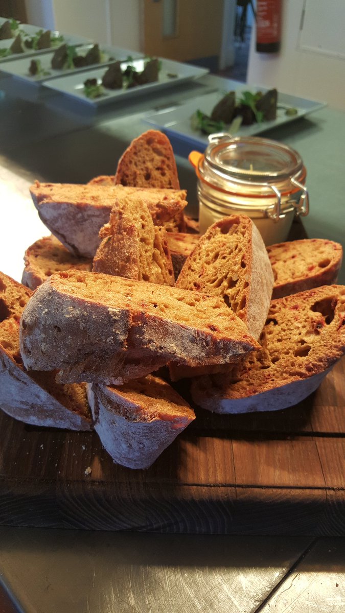 Todays VIP lunch
Manchester gin home cured salmon
Confit duck leg and pisachio rillet
Duo of lamb
Beetroot sourdough
#manchestersiconicvenue
#finedining
#classicfood