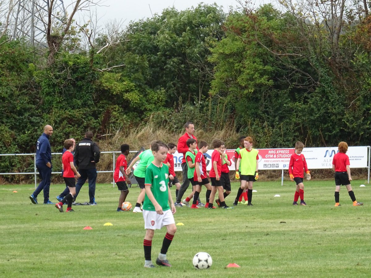 Great to see #IRLU16 head coach Paul Osam talking with the boys @leesideafc today as part of the FAI visit #FestivalofFootball