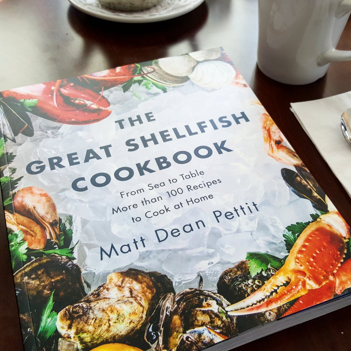 EarthFoodFire's tweet image. Doing a little reading over coffee! Thanks  @appetite_randomhouse and @mattdeanpettit for providing a copy to review! #TheGreatShellfishCookbook #vacationmode #BookWorm #BookReview