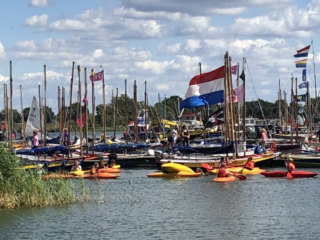 Wat een geweldige sfeer bij de Friese groepen op het #nawaka 2018 Zeewolde. @GreatePierSneek <a href="/Waldswalkers/">De Wâldswalkers Drachten</a> Duco van Martena.