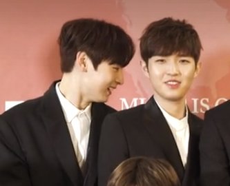 96line tweet media