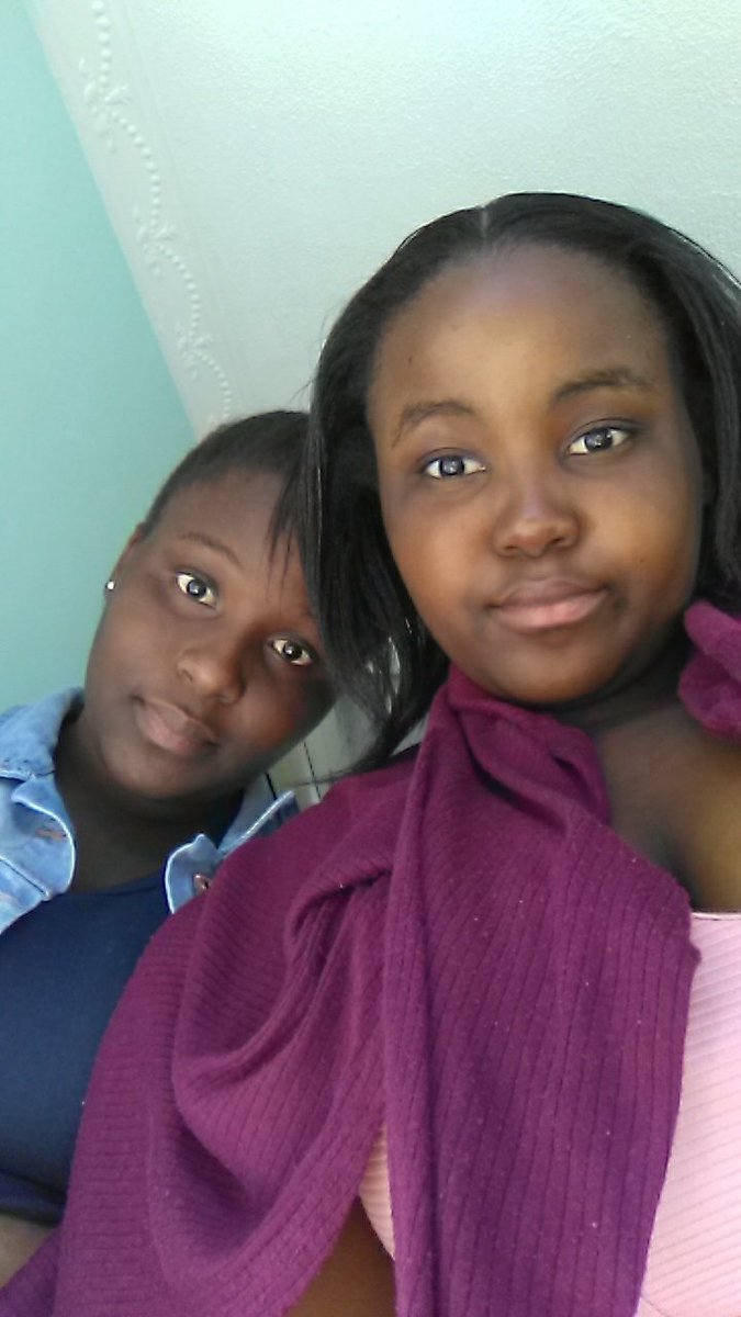 NzuzaZoey's tweet photo. #Twoplae my sister❤❤❤💚💜I love her https://t.co/JWnrV5JWaE