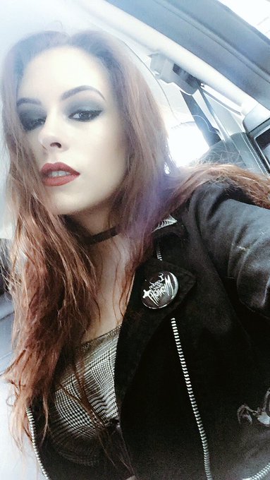 M&rsquo;era Luna festival 🌙 https://t.co/rZd1u8AZx7<a href="/tag/newprofilepic"class="tags"><span>#newprofilepic</span></a>