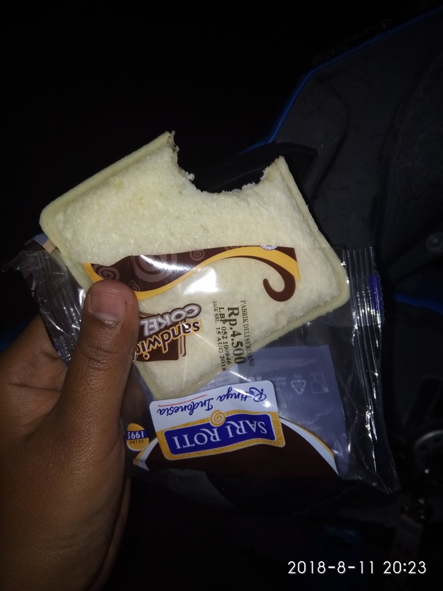 syahriyuliani's tweet photo. Pastikan makan dulu sebelum pinalti 😎 
Whatever the result , im proud with timnas Indonesia ,  YOU DID WELL TIMNAS INDONESIA 😘  #TimnasDay #TimnasU16 #TimnasIND https://t.co/41PCrLzwYZ