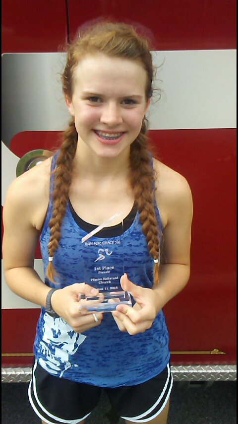 BESrymer's tweet photo. Bethany was 1st place female in the #RunForGrace 5K in Lexington, NC! @mikelondonpost3 @SRRaiderXC1 @AChrismon @KellyWWithers https://t.co/krgXkppf3E