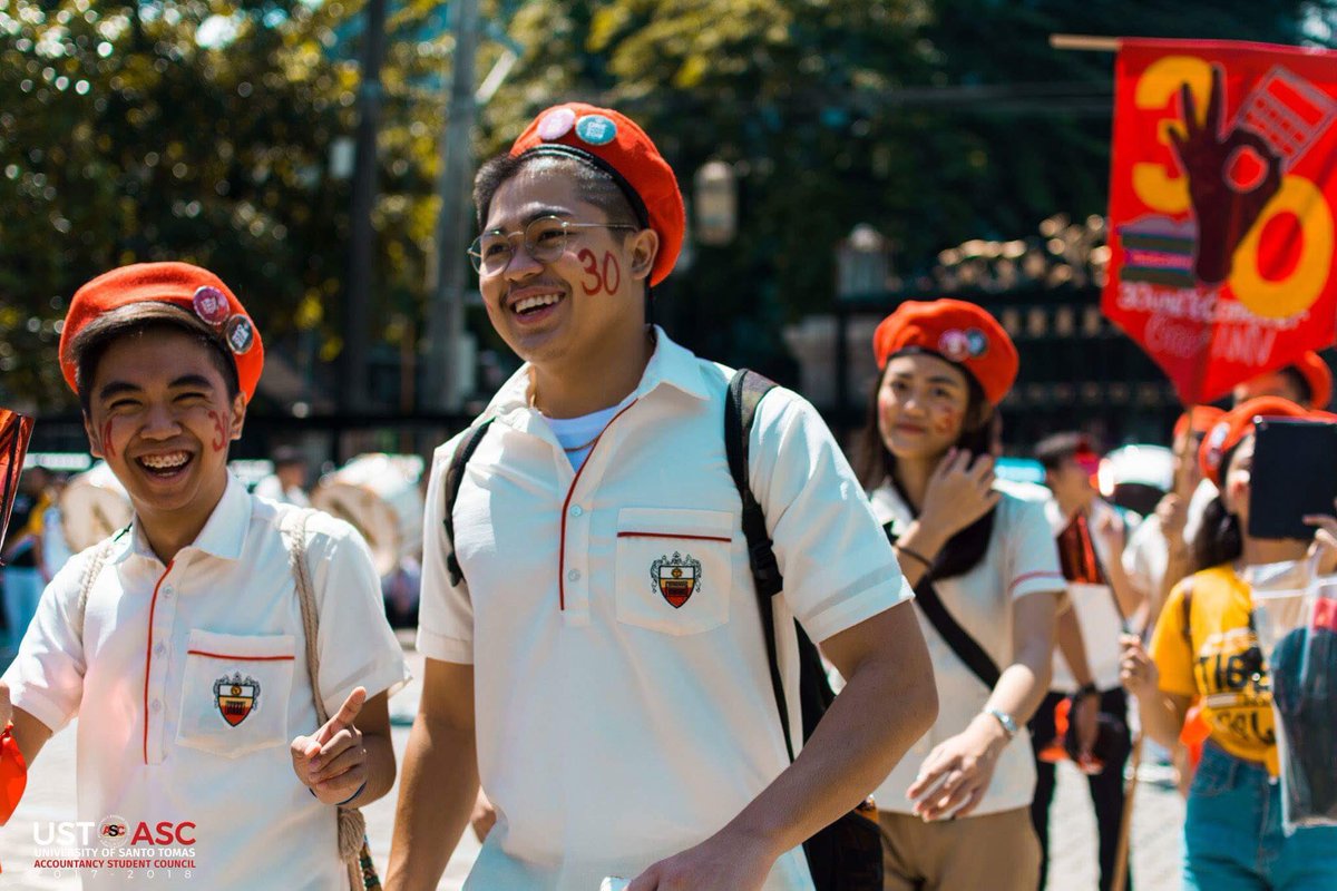 UST_ASC's tweet photo. TINGNAN: Mga litratong kuha sa huling naganap na Freshmen Week 2018.

#ONEBatch
#TheRedArmy
#ONEfourAMV

Mga kuha nina: Denden Garcia, Jellowmear Rubio, Raphael Carreon, at Josh Trinidad

Para sa buong galeriya ng mga litrato: https://t.co/DA0WWYOoOl https://t.co/sB16aCdjW3