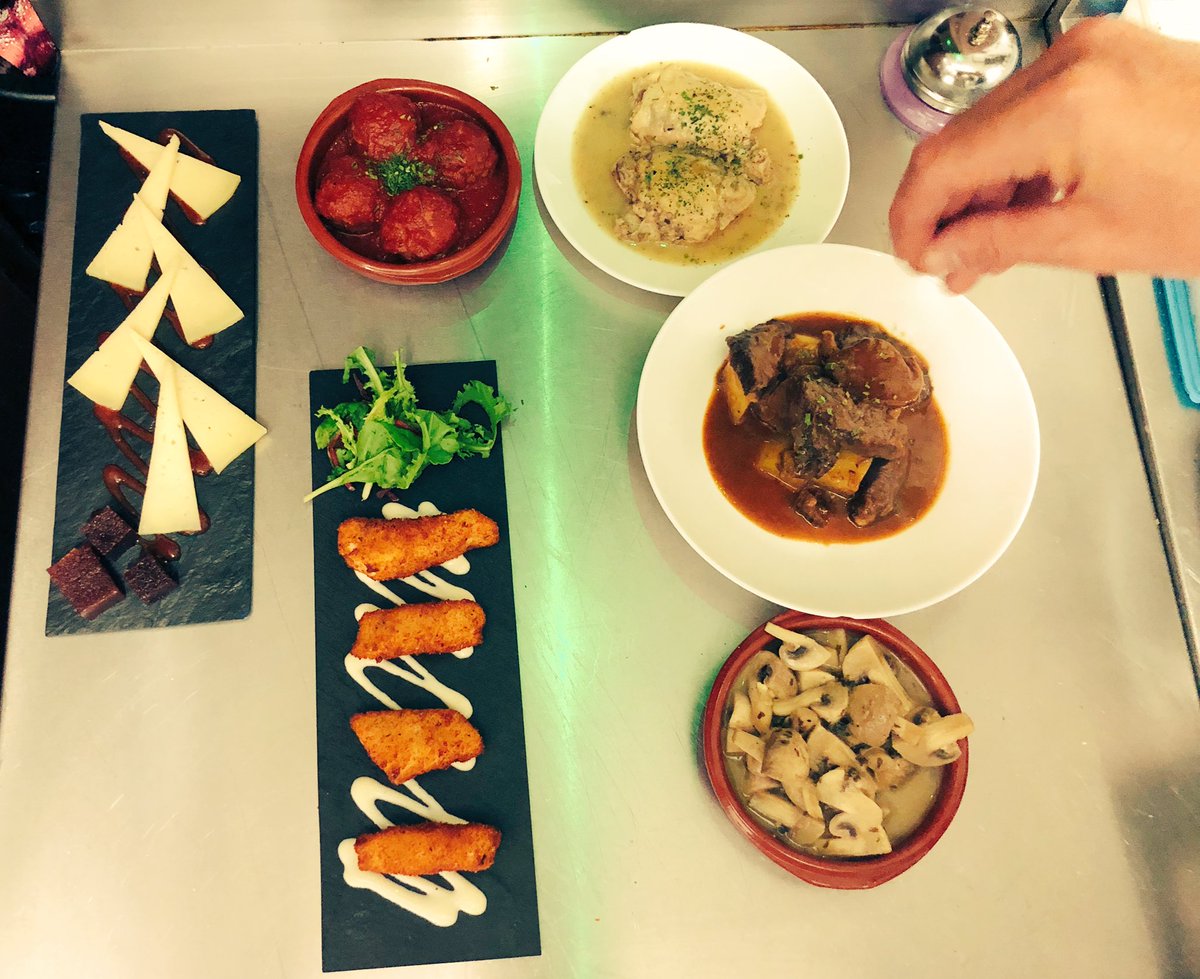 joseaa41's tweet photo. @BarrikaTapas the best tapas in Bristol Uk !!!! https://t.co/sgx4YVeRVa