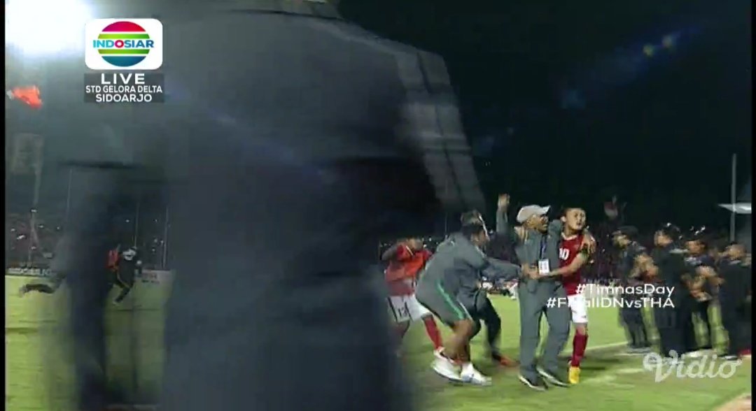 SELESAI!!!
Indonesia menjadi Juara #AFFU16 setelah mengalahkan Thailand lewat drama adu penalti.

Siapa kita? INDONESIA!!!
#TimnasDay #FinalIDNvsTHA pic.x.com/mdlxGi4Bwq