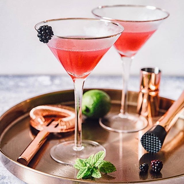 Just a couple of #Friday night #drinks @vikalinka ! #keepdining ift.tt/2w2wRdu