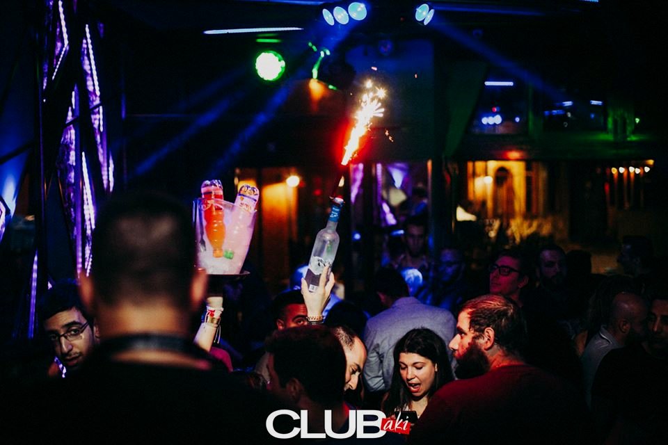 Τα Σάββατα δεν βλέπουμε την ώρα να βραδιάσει, να ανάψουν τα φώτα και να αρχίσει η μουσική!