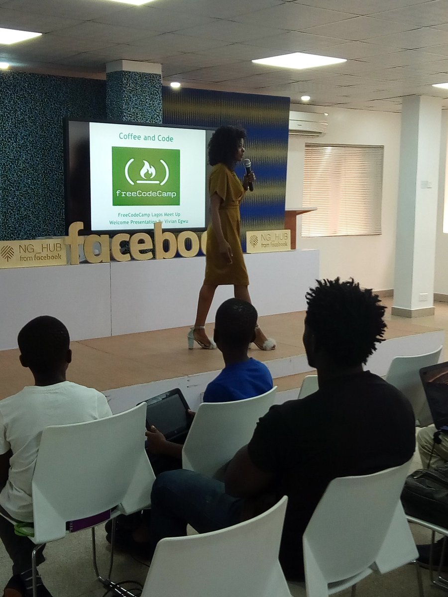 olakehinde_'s tweet image. @EgwuVivian3 with the introductory presentation @fccLagos #CoffeeNCode #freeCodeCamplagos